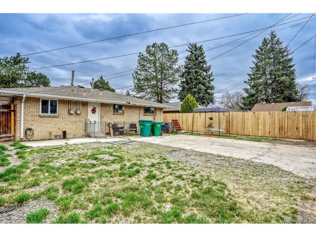 1231 Akron St, Aurora, CO 80010