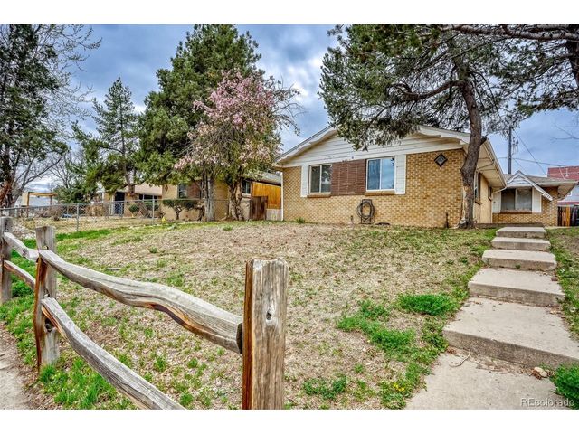 1231 Akron St, Aurora, CO 80010