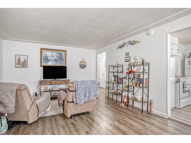 1231 Akron St, Aurora, CO 80010