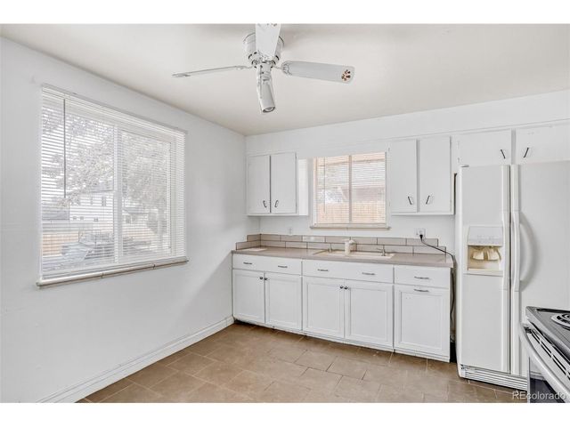 1231 Akron St, Aurora, CO 80010