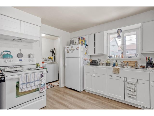 1231 Akron St, Aurora, CO 80010