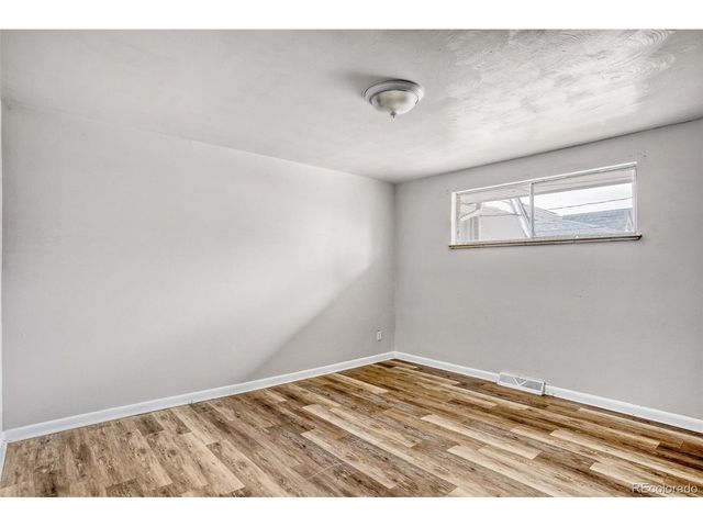 1231 Akron St, Aurora, CO 80010