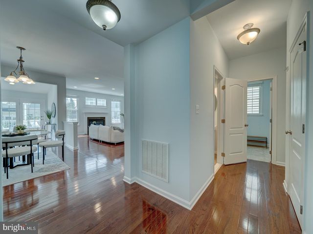 43320 BARNSTEAD DR, Ashburn, VA 20148