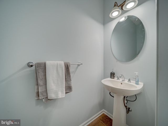 43320 BARNSTEAD DR, Ashburn, VA 20148