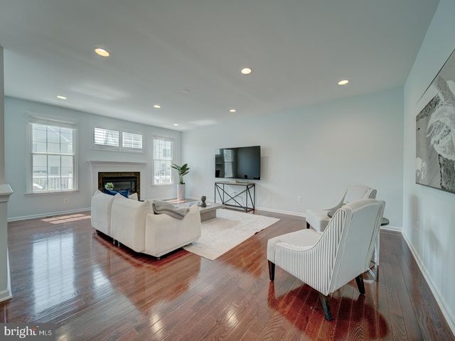 43320 BARNSTEAD DR, Ashburn, VA 20148