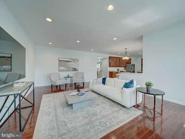 43320 BARNSTEAD DR, Ashburn, VA 20148