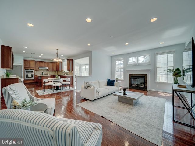 43320 BARNSTEAD DR, Ashburn, VA 20148