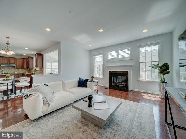 43320 BARNSTEAD DR, Ashburn, VA 20148