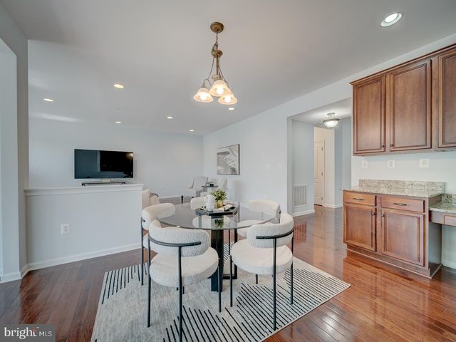 43320 BARNSTEAD DR, Ashburn, VA 20148