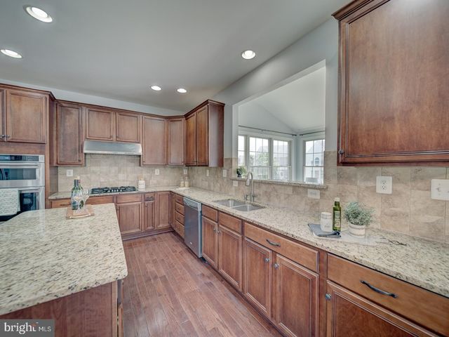 43320 BARNSTEAD DR, Ashburn, VA 20148