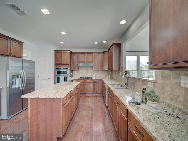 43320 BARNSTEAD DR, Ashburn, VA 20148