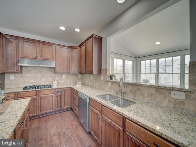 43320 BARNSTEAD DR, Ashburn, VA 20148