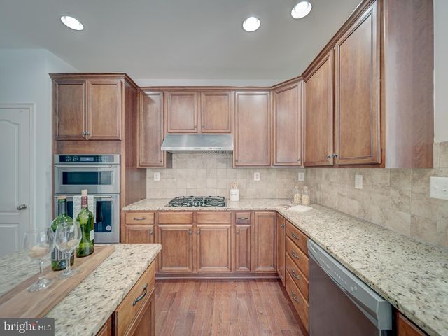 43320 BARNSTEAD DR, Ashburn, VA 20148