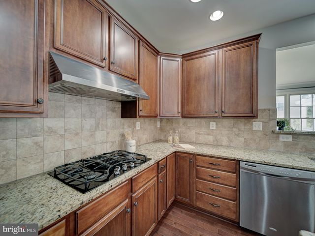 43320 BARNSTEAD DR, Ashburn, VA 20148