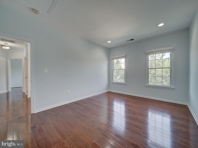 43320 BARNSTEAD DR, Ashburn, VA 20148