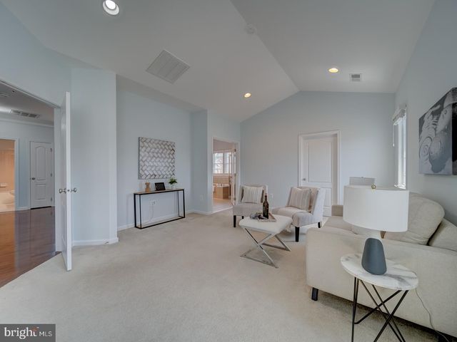 43320 BARNSTEAD DR, Ashburn, VA 20148