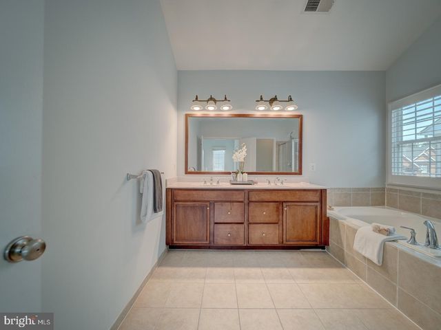 43320 BARNSTEAD DR, Ashburn, VA 20148