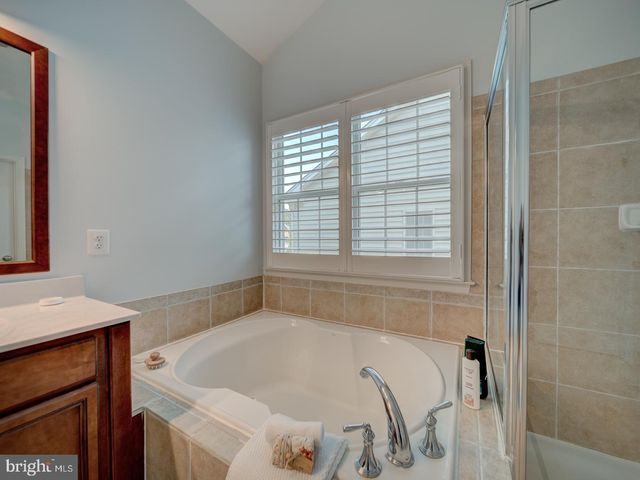 43320 BARNSTEAD DR, Ashburn, VA 20148
