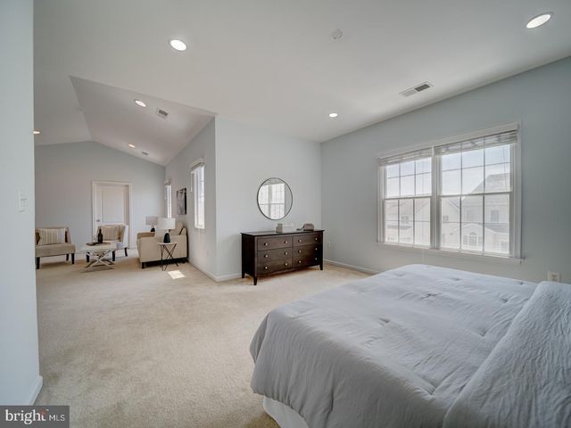 43320 BARNSTEAD DR, Ashburn, VA 20148