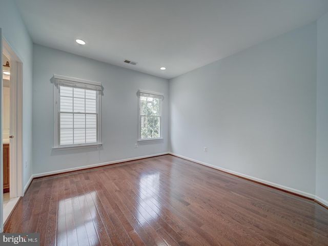 43320 BARNSTEAD DR, Ashburn, VA 20148