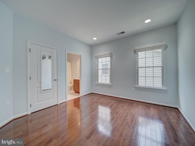 43320 BARNSTEAD DR, Ashburn, VA 20148