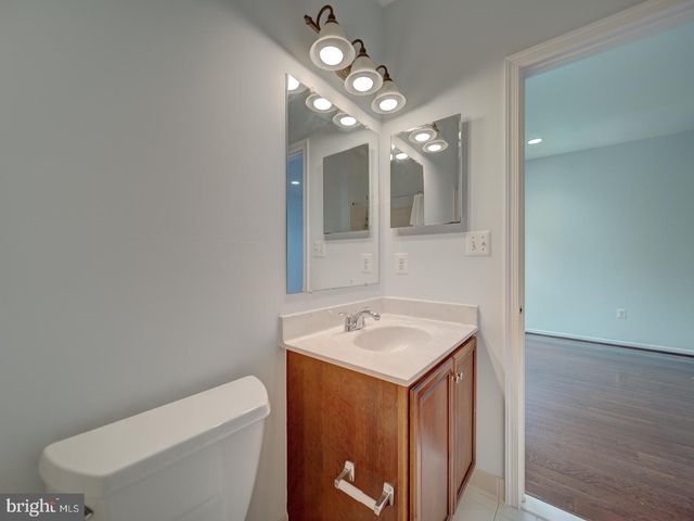 43320 BARNSTEAD DR, Ashburn, VA 20148