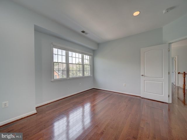 43320 BARNSTEAD DR, Ashburn, VA 20148