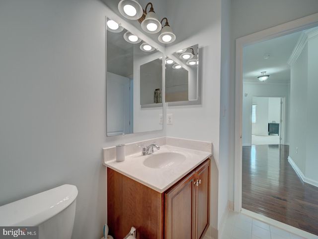 43320 BARNSTEAD DR, Ashburn, VA 20148