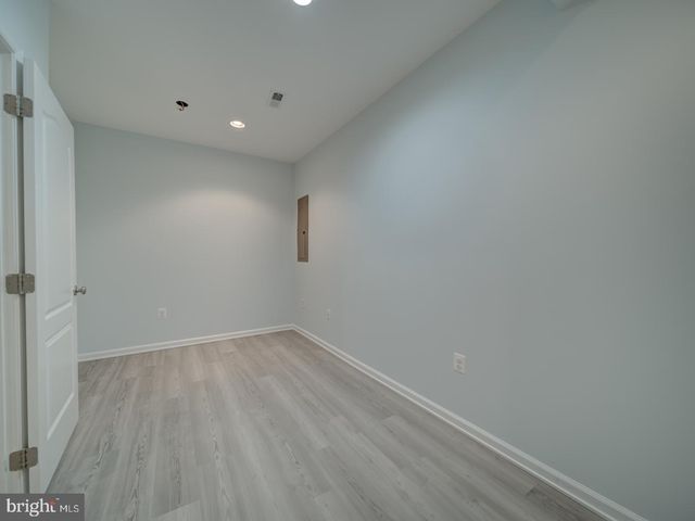 43320 BARNSTEAD DR, Ashburn, VA 20148