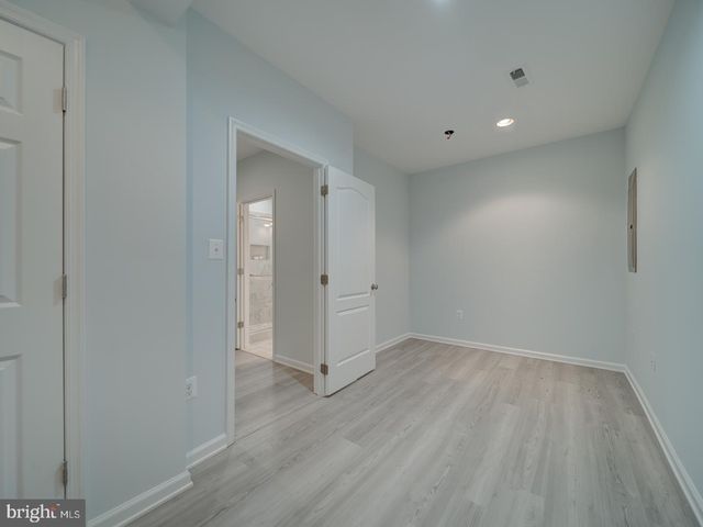 43320 BARNSTEAD DR, Ashburn, VA 20148