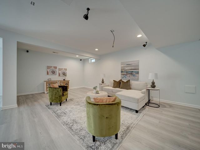 43320 BARNSTEAD DR, Ashburn, VA 20148