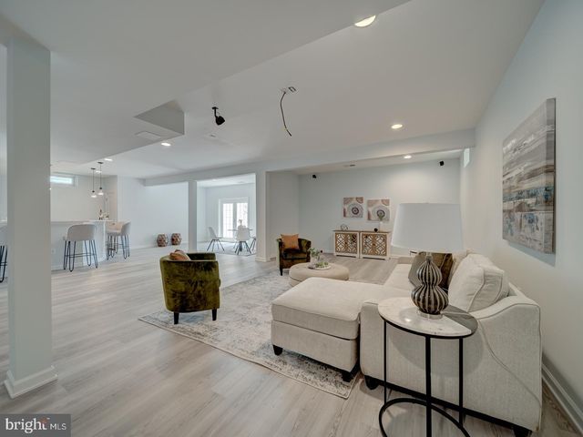 43320 BARNSTEAD DR, Ashburn, VA 20148