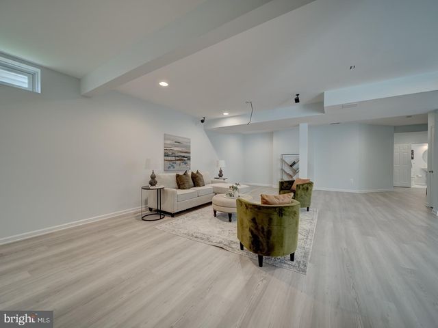 43320 BARNSTEAD DR, Ashburn, VA 20148