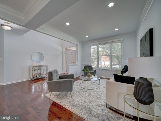 43320 BARNSTEAD DR, Ashburn, VA 20148