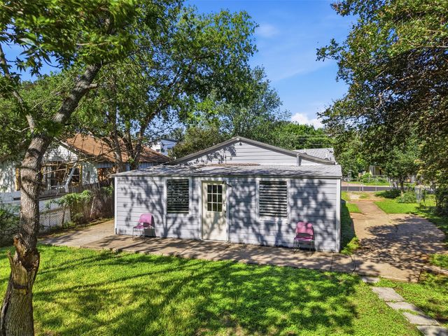 1313 Perez ST, Austin, TX 78721