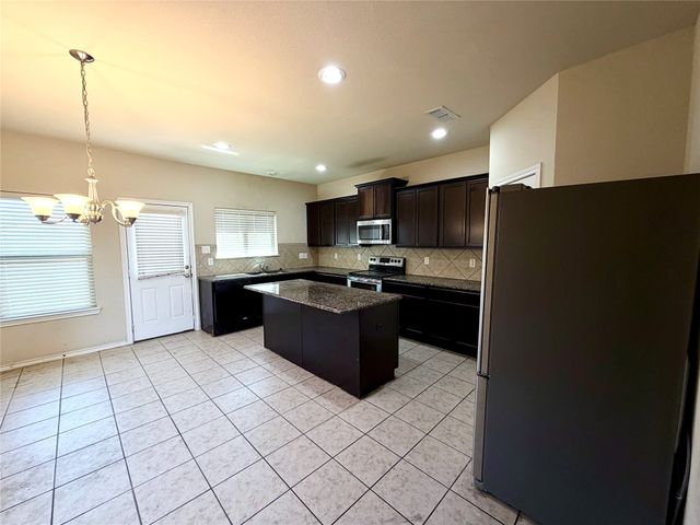 5509 Thunder Bay Drive, Fort Worth, TX 76119