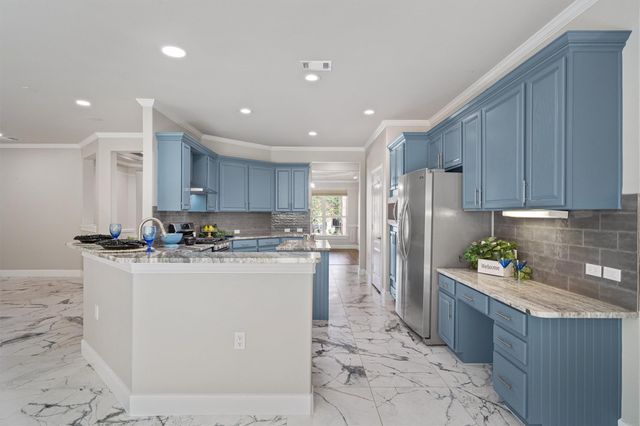 302 Armstrong DR, Georgetown, TX 78633