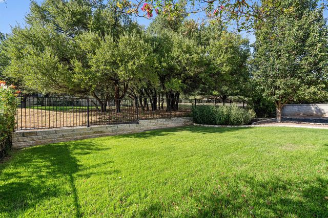 302 Armstrong DR, Georgetown, TX 78633