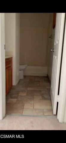 825 Warwick Avenue, Thousand Oaks, CA 91360