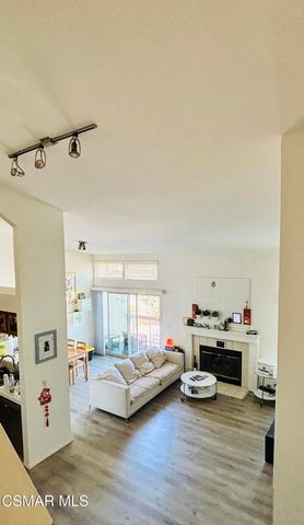 825 Warwick Avenue, Thousand Oaks, CA 91360