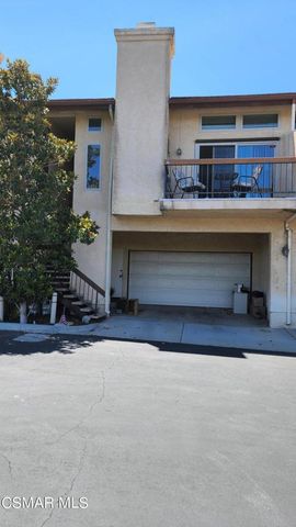 825 Warwick Avenue, Thousand Oaks, CA 91360
