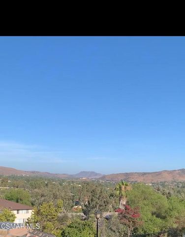 825 Warwick Avenue, Thousand Oaks, CA 91360