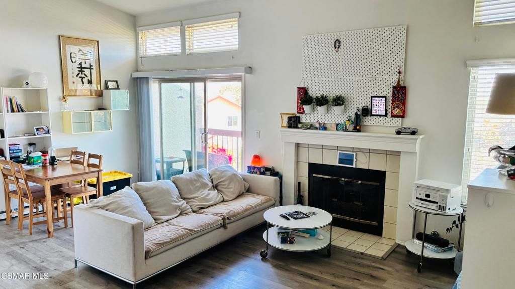 825 Warwick Avenue, Thousand Oaks, CA 91360