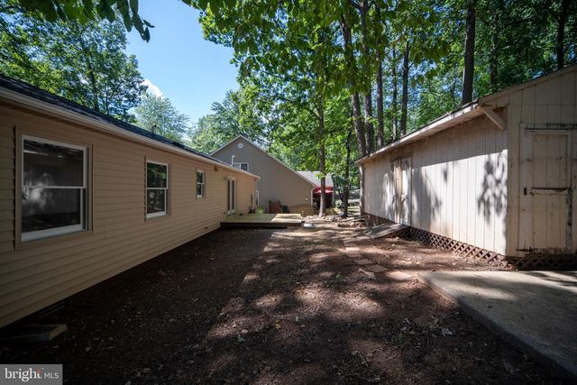 303 MT PLEASANT DR, Locust Grove, VA 22508