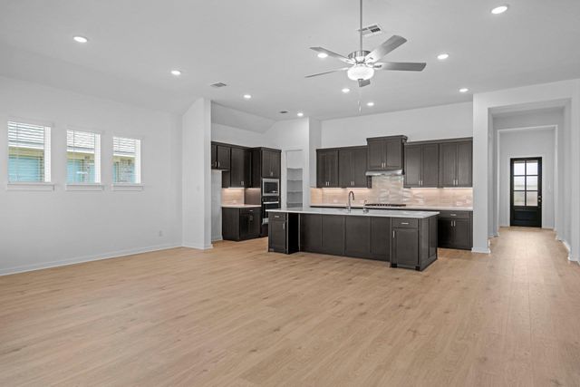 1413 Corduroy LN, Georgetown, TX 78633