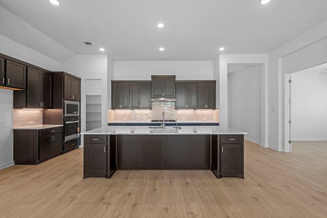 1413 Corduroy LN, Georgetown, TX 78633