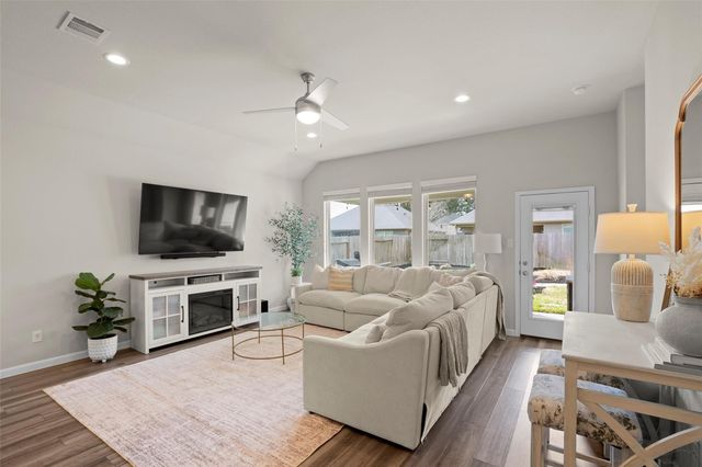 14239 Volcano Perch Drive, Conroe, TX 77384