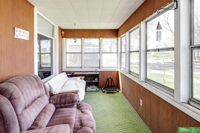 5713 S 38th Street, Omaha, NE 68107