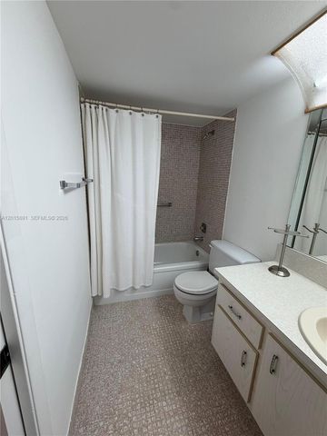 3032 Hythe B 3032, Boca Raton, FL 33434