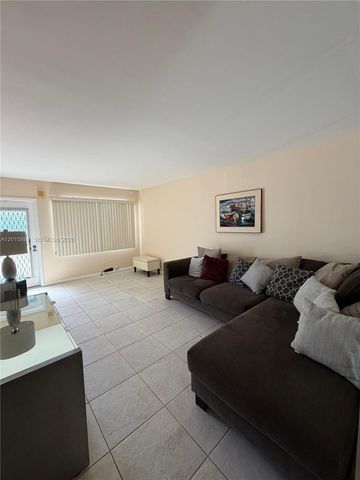 3032 Hythe B 3032, Boca Raton, FL 33434